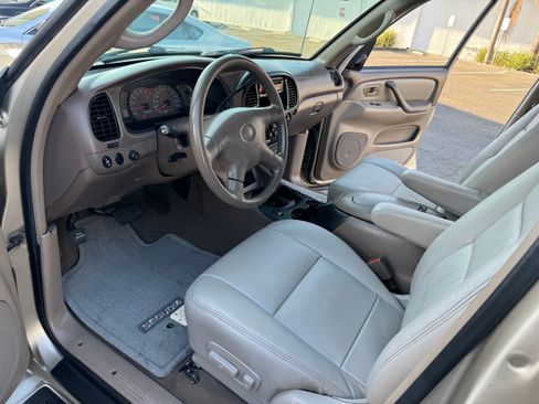 Used 2002 Toyota Sequoia SR5 image 9