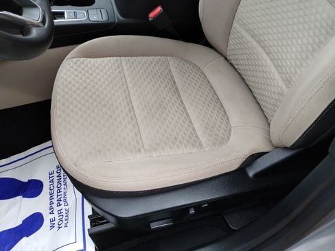 Used 2021 Ford Escape SE image 9