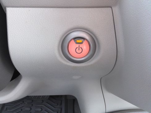 Used 2011 Nissan Leaf SL image 19