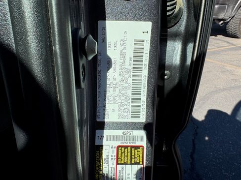 Used 2019 Toyota Tacoma TRD Sport image 23