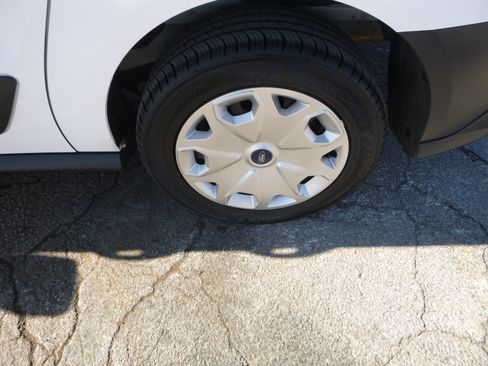 Used 2015 Ford Transit Connect XL image 9