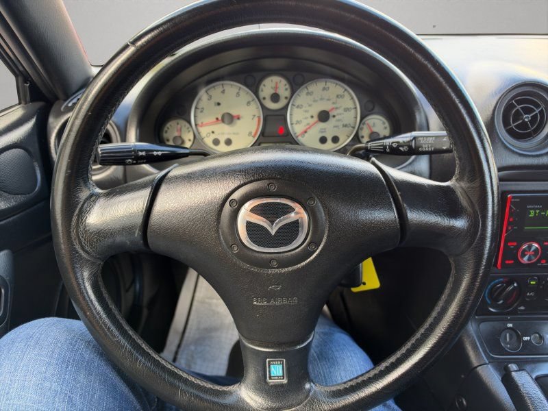Used 2003 MAZDA MX-5 Miata LS RWD image 12