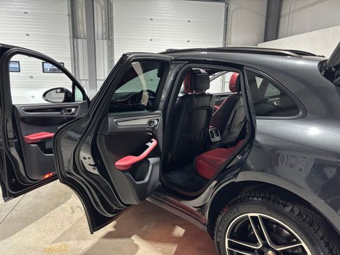 Used 2020 Porsche Macan image 10