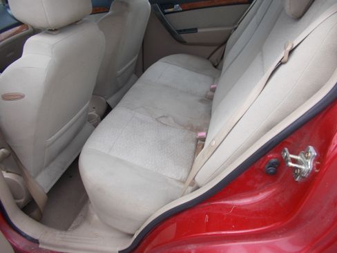Used 2007 Chevrolet Aveo LT Sedan FWD image 9