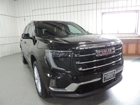 Used 2025 GMC Acadia Elevation image 8