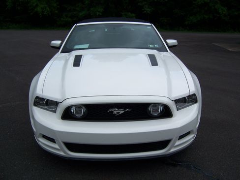 Used 2013 Ford Mustang GT Convertible RWD image 4
