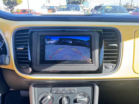 Used 2012 Volkswagen Beetle 2.5 image 6