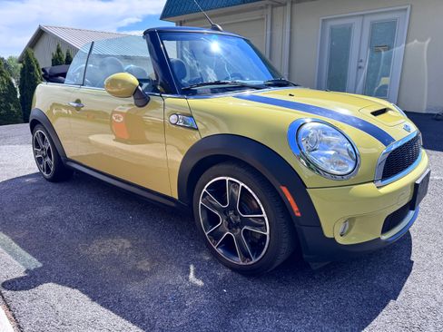Used 2010 MINI Cooper S Convertible FWD image 4