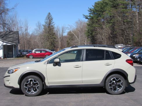 Used 2015 Subaru XV Crosstrek 2.0i Premium image 3