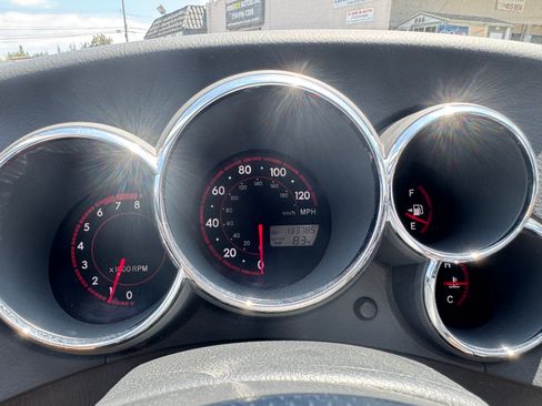 Used 2005 Toyota Matrix AWD image 26