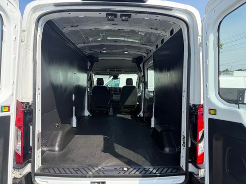 Used 2020 Ford Transit 250 Medium Roof RWD image 7