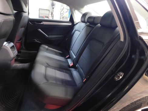 Used 2012 Volkswagen Passat 2.5 SE image 9