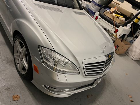 Used 2011 Mercedes-Benz S 550 4MATIC image 2