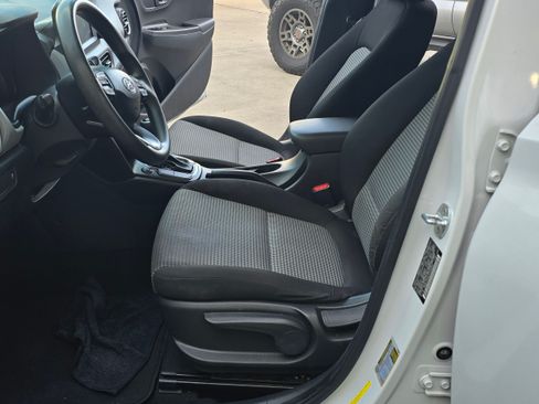 Used 2018 Hyundai Kona SE image 17