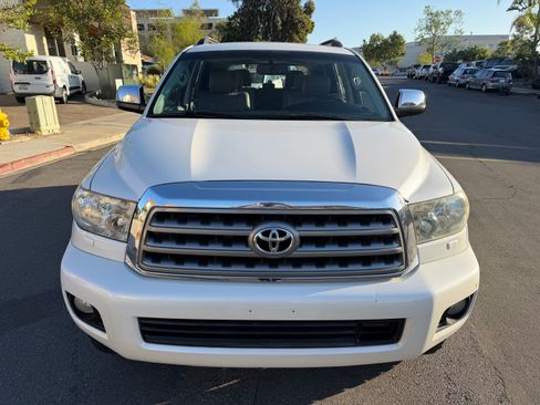 Used 2014 Toyota Sequoia Platinum image 11