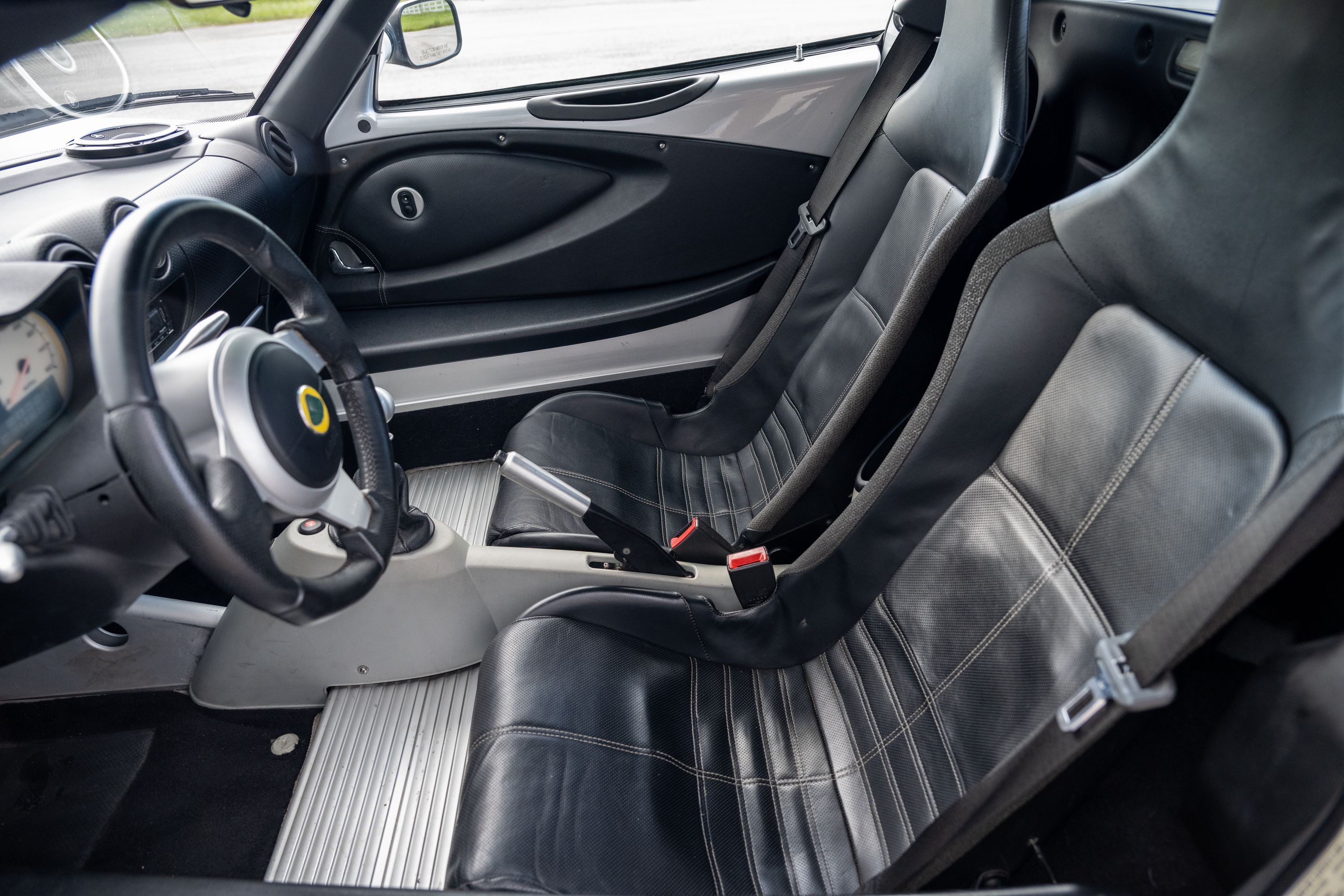 Used 2005 Lotus Elise w/ Touring Package RWD image 20