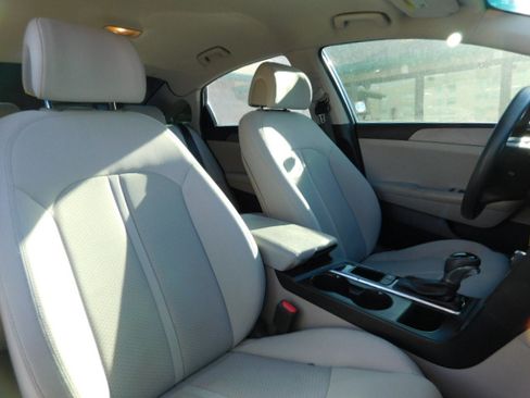 Used 2017 Hyundai Sonata SE FWD image 18