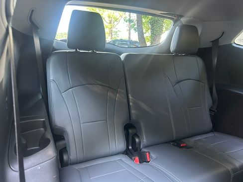 Used 2018 Buick Enclave FWD Premium image 25