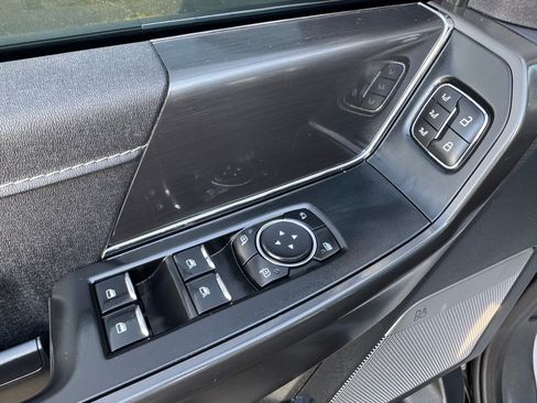 Used 2025 Ford F150 Lariat image 32