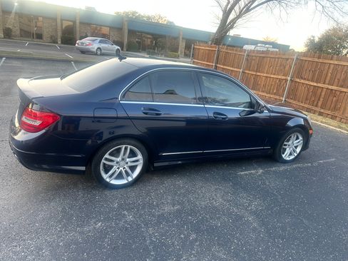 Used 2013 Mercedes-Benz C 250 image 3