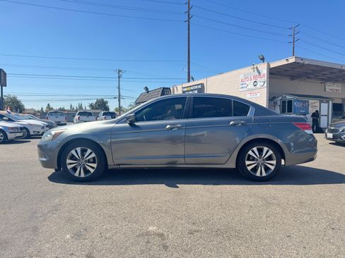Used 2010 Honda Accord EX-L Sedan image 4
