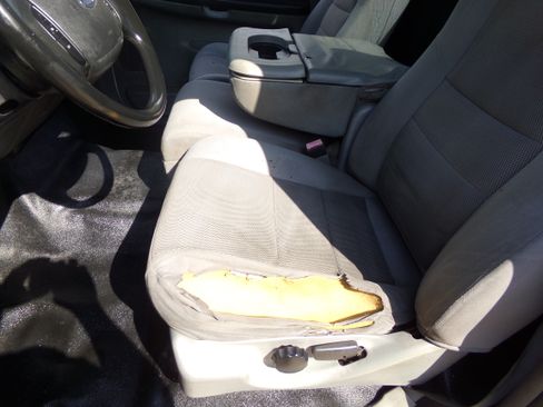Used 2006 Ford F250 2WD Regular Cab Super Duty image 14