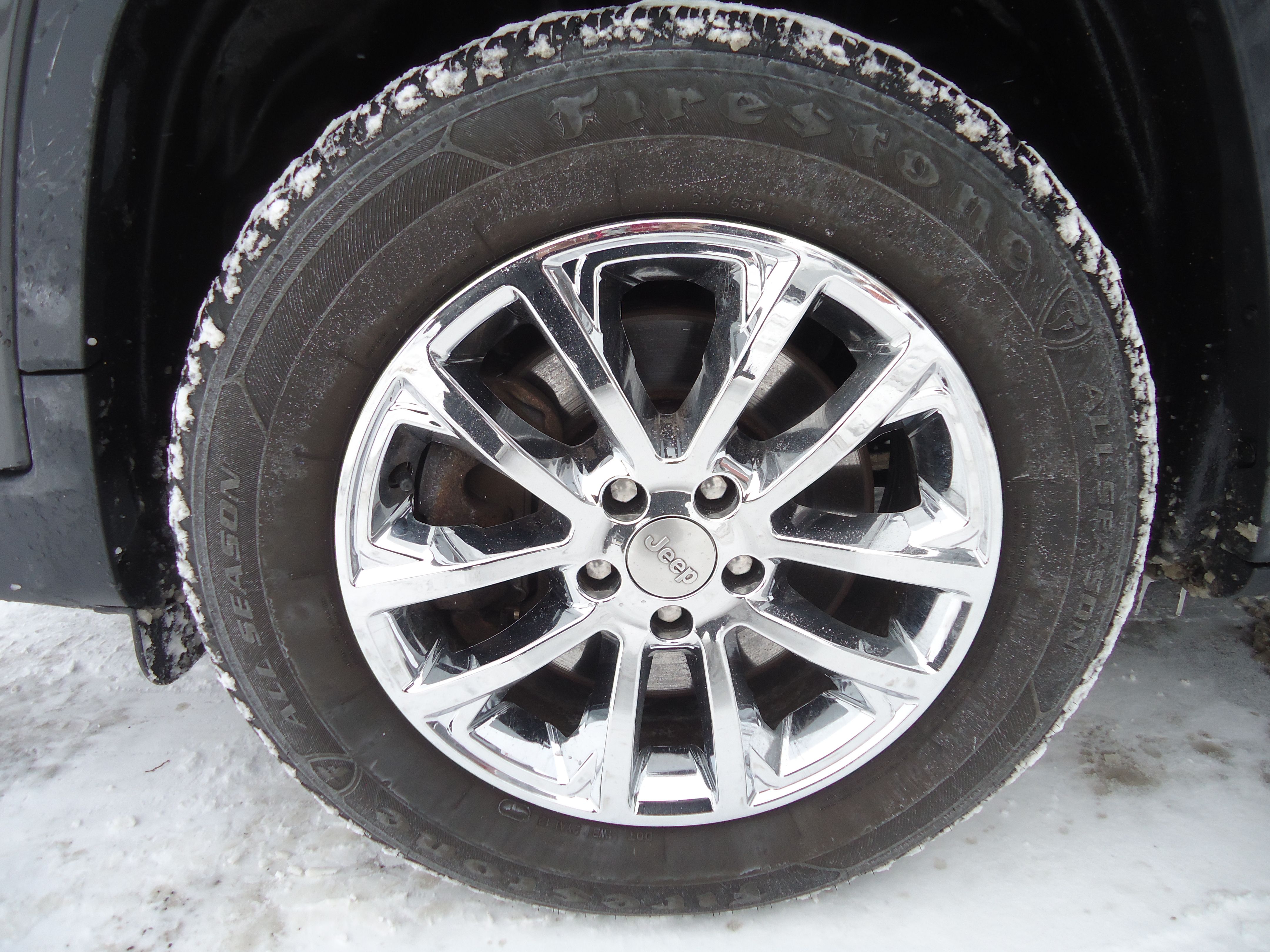 Used 2019 Jeep Cherokee Latitude Plus AWD/4WD image 21