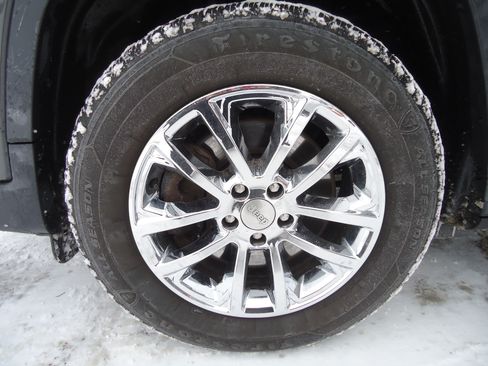 Used 2019 Jeep Cherokee Latitude Plus image 21