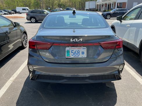 Used 2023 Kia Forte LX FWD image 5