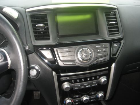 Used 2015 Nissan Pathfinder image 10