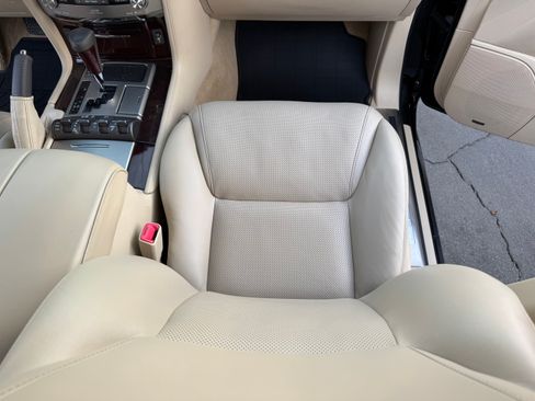 Used 2013 Lexus LX 570 image 31