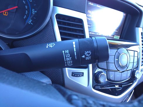 Used 2014 Chevrolet Cruze LT image 29