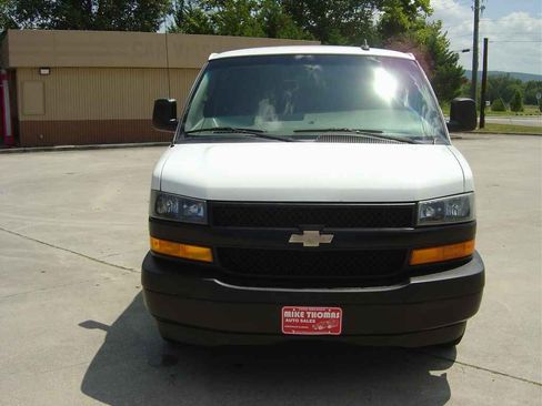 Used 2018 Chevrolet Express 2500 image 6