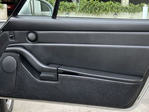 Used 1998 Porsche 911 RWD image 32