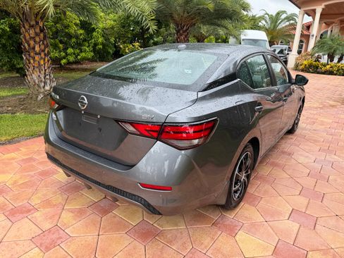 Used 2021 Nissan Sentra SV FWD image 3