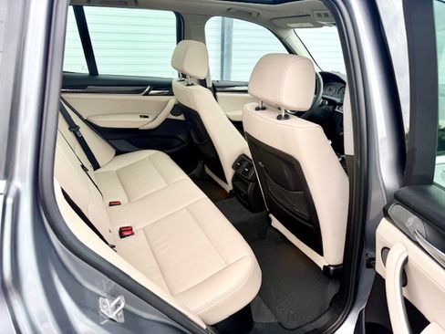 Used 2016 BMW X3 xDrive28d image 11