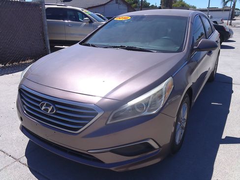 Used 2016 Hyundai Sonata SE image 2