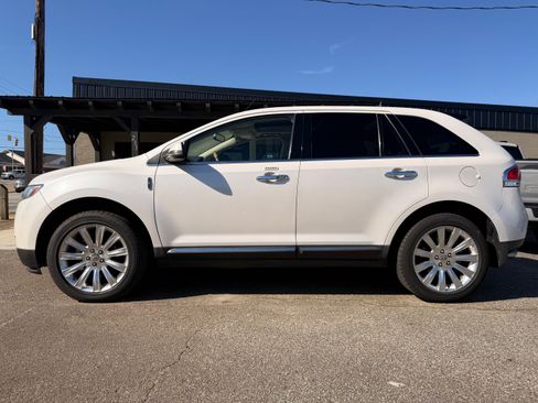 Used 2013 Lincoln MKX image 3