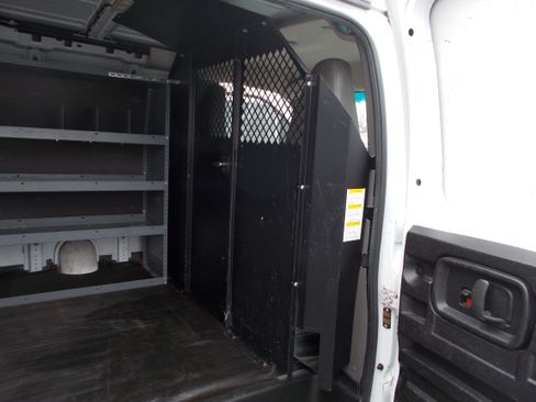 Used 2018 Chevrolet Express 2500 image 16