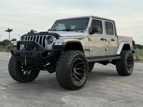 Used 2021 Jeep Gladiator Sport AWD/4WD image 5