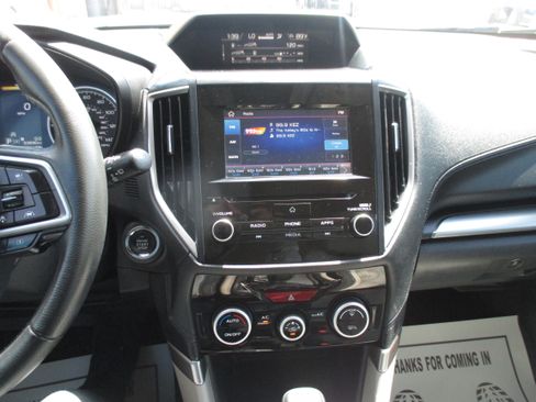 Used 2019 Subaru Forester 2.5i Premium Sport Utility 4D AWD/4WD image 5