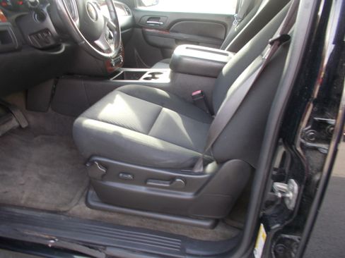 Used 2011 Chevrolet Avalanche LS image 7