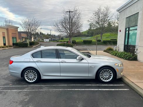 Used 2011 BMW 535i image 3