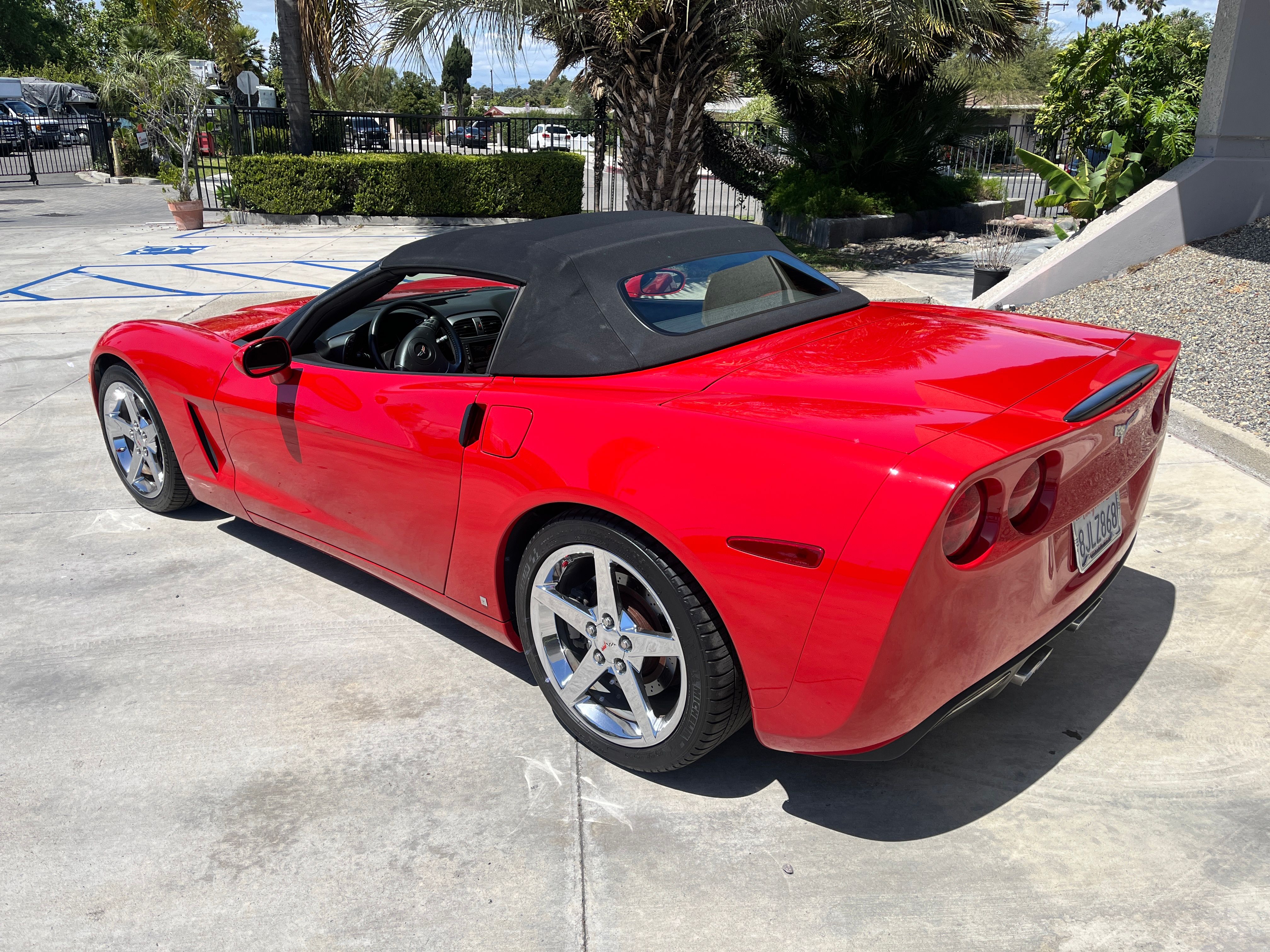 Used 2007 Chevrolet Corvette Convertible RWD image 3