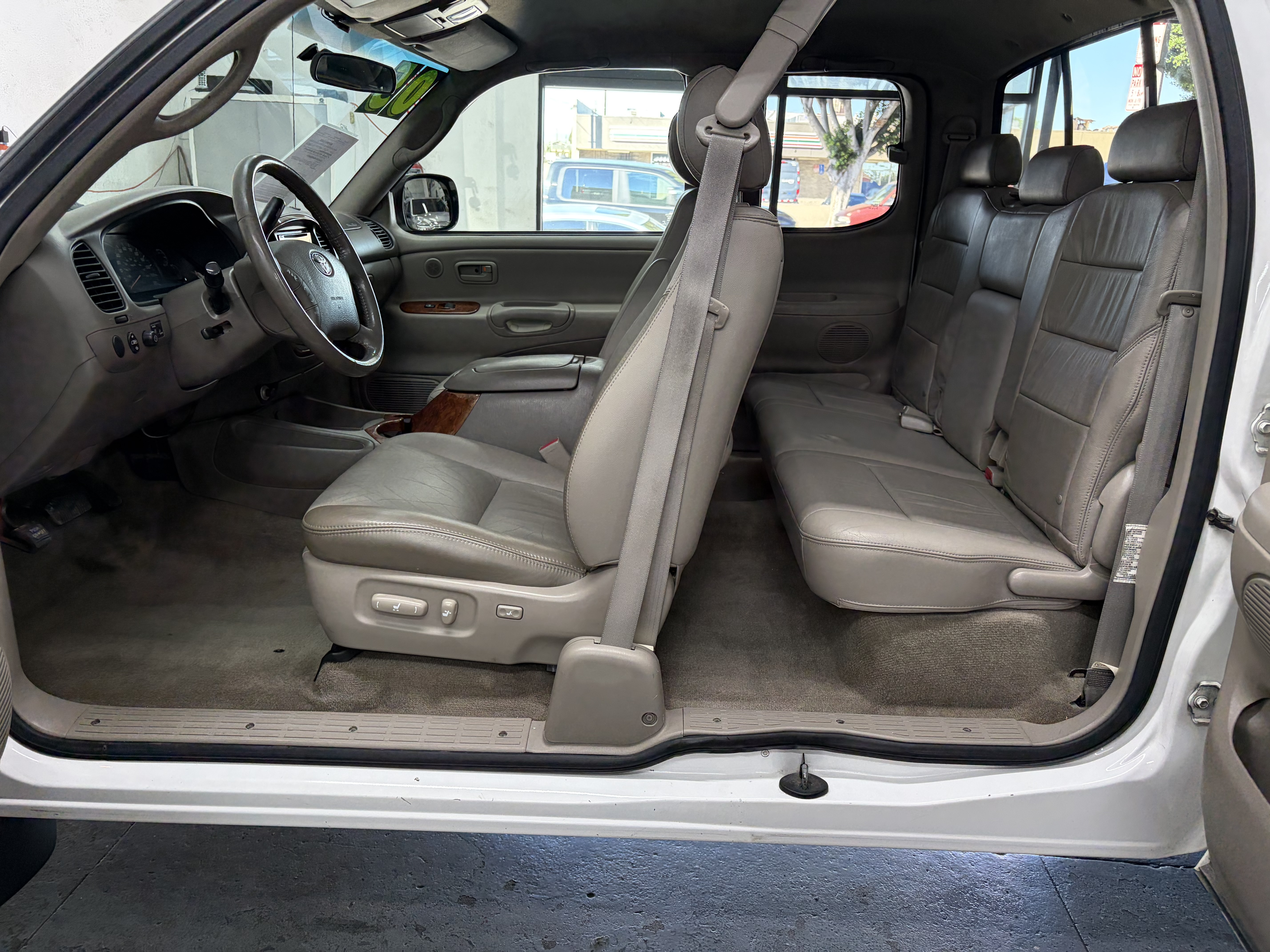 Used 2005 Toyota Tundra 2WD Access Cab Limited image 6