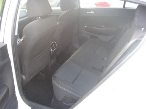 Used 2021 Kia Sportage LX image 9