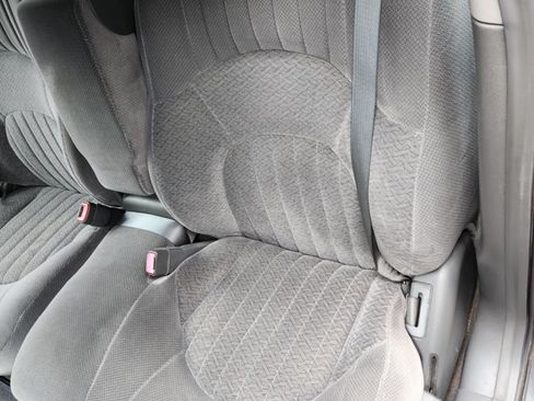 Used 2004 Pontiac Bonneville SE image 14