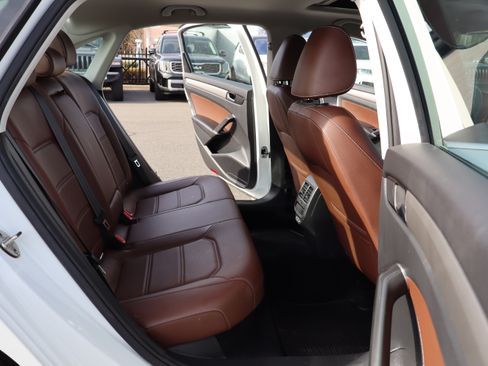 Used 2020 Volkswagen Passat 2.0T SE image 13