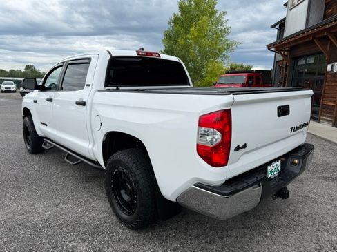 Used 2020 Toyota Tundra 4x4 CrewMax image 3
