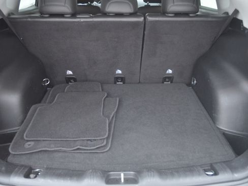 Used 2018 Jeep Compass Limited image 22